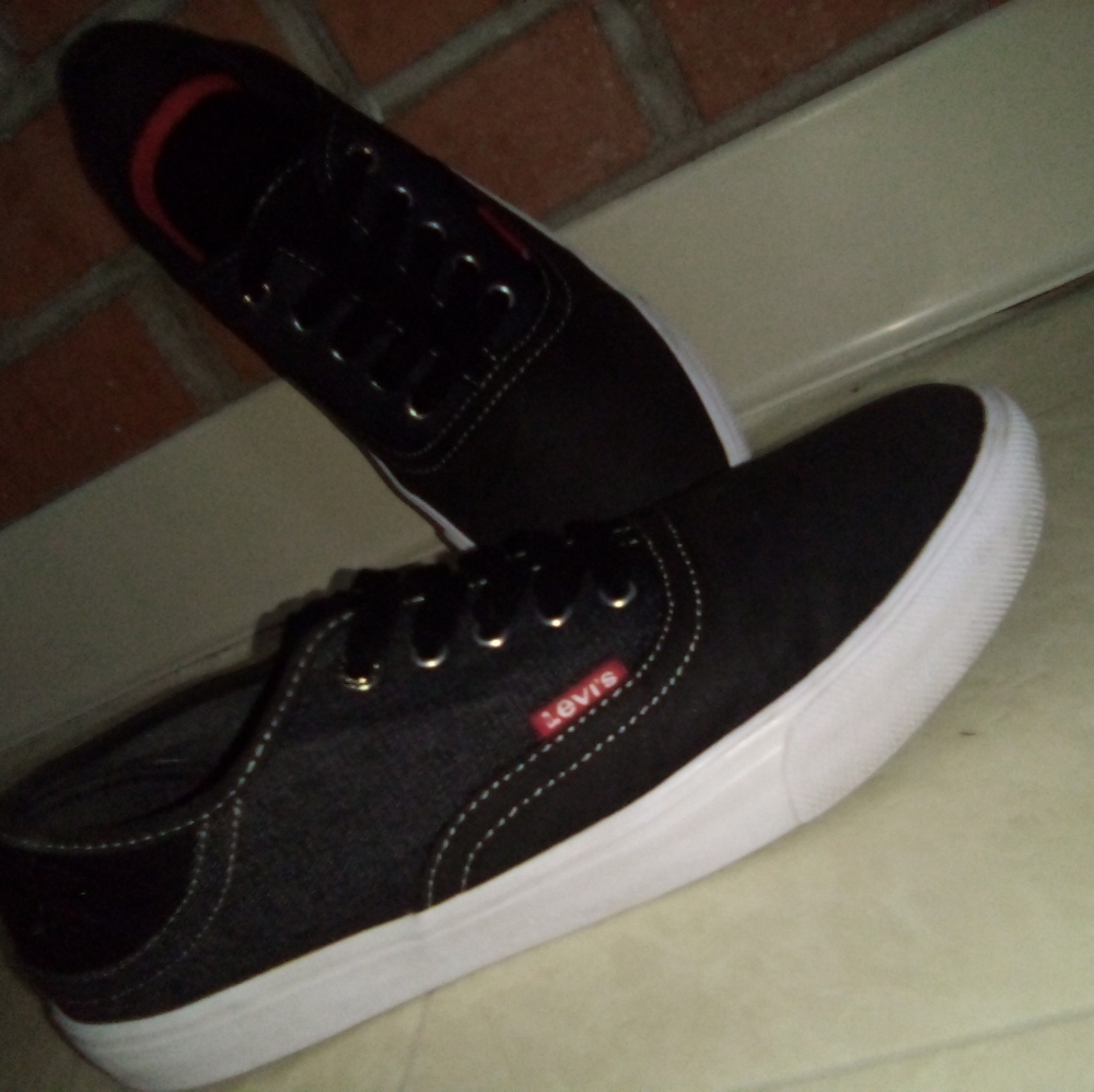 Levi's Dark Sneakers